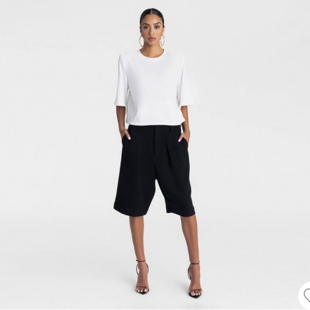 NWT - KBB by KAHLANA Women's Mid-Rise
'The Bermuda Shorts'’ - Size Large